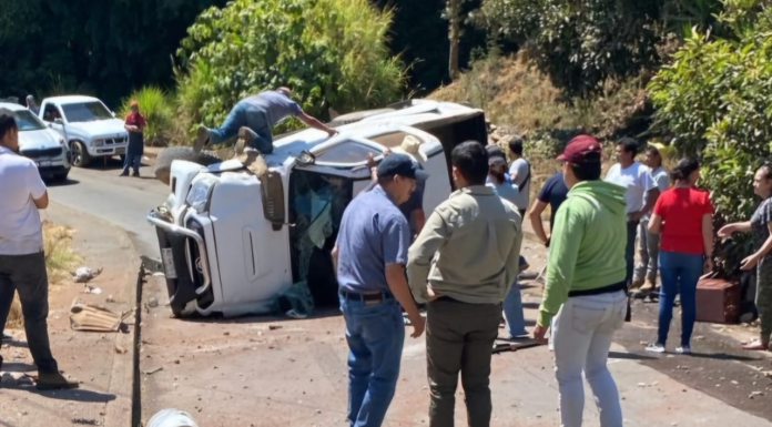 #VIDEO | Dos mujeres perecen en accidente aparatoso automovilístico; hay dos heridos más