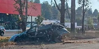 Hombre muere tras choque de camioneta contra árbol en la Morelia-Pátzcuaro