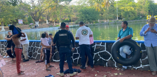 #VIDEO | Paramédicos salvan a adolescente de morir ahogado en Parácuaro