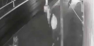 #VIDEO | #EnMéxico: Hombre ataca y golpea a una joven con una piedra