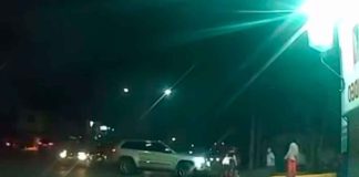 #VIDEO | Menor de edad pierde la vida al viajar con su padre en una motocicleta, fueron embestidos por una camioneta #México