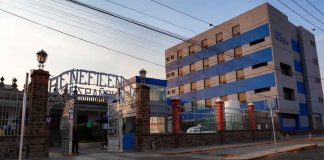 Una mujer se hace pasar por la esposa de su novio para usar su seguro médico