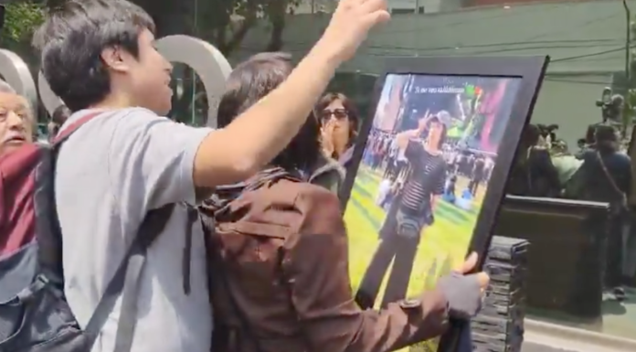 #VIDEO #Seguimiento | Entre dolor y despedidas, la familia de Berenice Giles clama justicia y pide recuperar su cámara