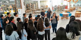 Estudiantes Disfrutan de Visita y Taller en la Biblioteca Municipal