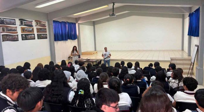 Fomentan la inclusión y el respeto: Instancia de la Mujer imparte charla en el Cecytem