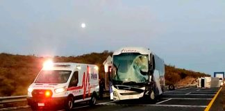 Se registra choque de autobús y camión de carga en la autopista México – Guadalajara