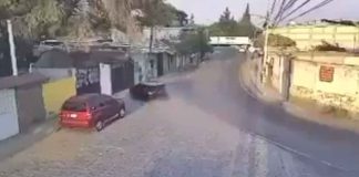 #VIDEO | #EnMéxico: ¡Le ganó la emoción! Hombre estrella auto que acababa de ganar en una rifa