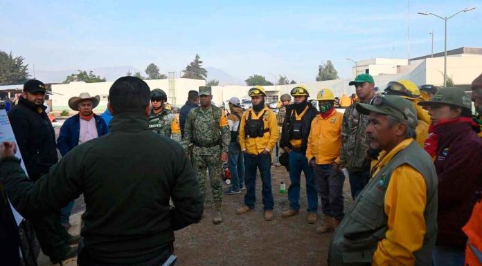 Continúa el combate contra el incendio en Tiríndaro y Naranja; 60% contenido gracias al esfuerzo conjunto: Gobierno de Zacapu