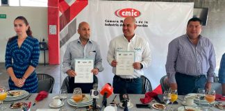 Firman CMIC Michoacán y OOAPAS convenio para generar obra hídrica