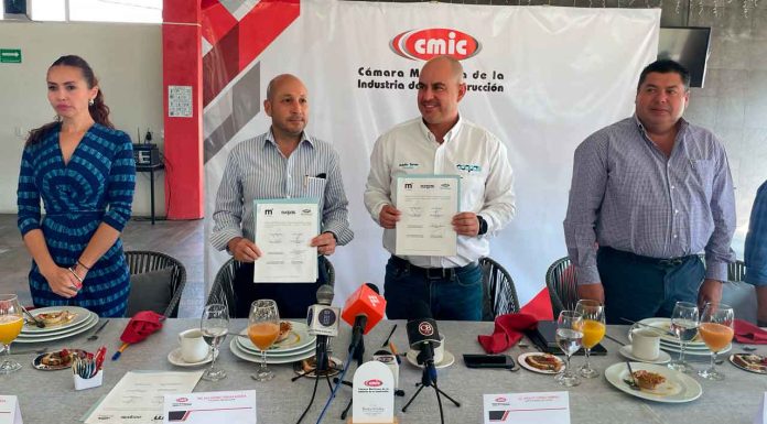 Firman CMIC Michoacán y OOAPAS convenio para generar obra hídrica