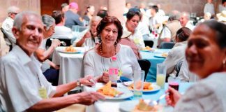 DIF Morelia recibe visita de 150 adultos mayores del DIF Sahuayo