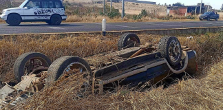 Vuelca camioneta en la Morelia-Pátzcuaro