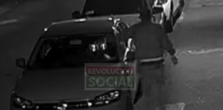 #VIDEO | Sujeto prende fuego a un auto en pleno Centro de Morelia