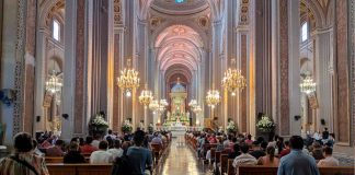En la Catedral de Morelia feligresía conmemora para celebrar la resurrección de Jesucristo