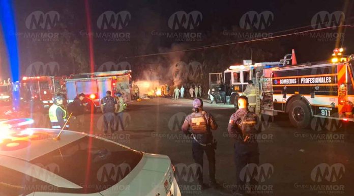 Voraz incendio arrasa con humilde vivienda en la colonia La Cedrera