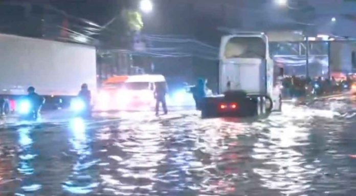 #Video | Lluvias sorprenden en el Edomex; dejan severas inundaciones y autos son arrastrados