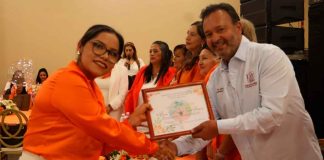 Julio Arreola reconoce el compromiso y entrega de las educadoras