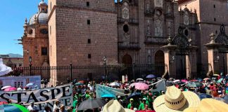 Unidad de Sindicatos y Organizaciones Sociales del Estado de Michoacán realizan mega marcha en el centro de Morelia