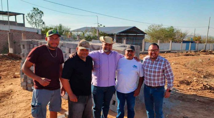 Impulsa el desarrollo productivo: Presidente Víctor Vázquez entrega apoyos en Villachuato