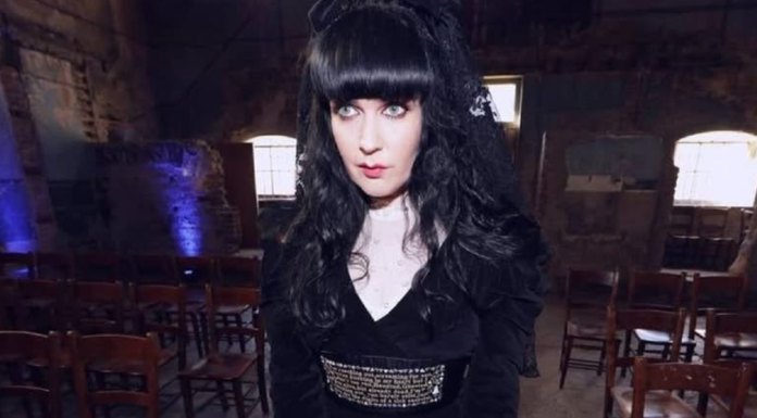 #VIRAL | Cantante asegura que se casó con un fantasma, pero se divorció por infiel