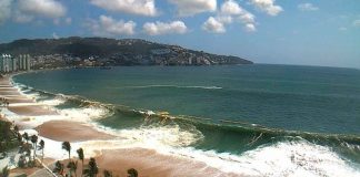 #Video | Tras advertencia de ‘Mar de Fondo’ reportan olas gigantes en Acapulco