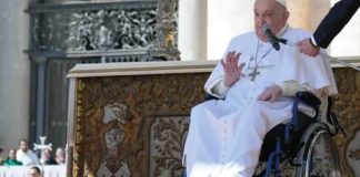 #VIDEO | El papa Francisco reaparece con fuerza en Pascua y pide paz mundial