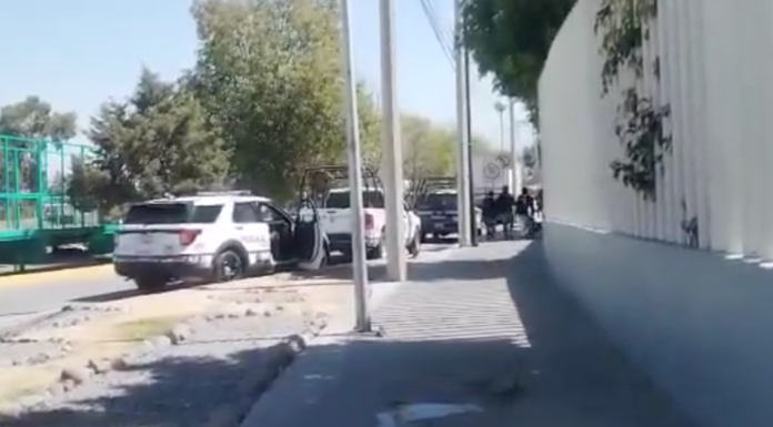 #México: Localizan varios cuerpos sin vida envueltos en plásticos en una camioneta, junto a un mensaje con amenazas