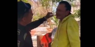 #VIDEO | #México: Suspenden a dos policías por pintarle la cara a un indigente con plumón y grabar con sus teléfonos