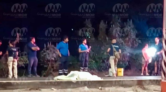 Vehículo desconocido arrolla y mata a ciclista en Lázaro Cárdenas