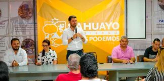 El Presidente Municipal se reúne con comerciantes para organizar la entrega de boletos gratis de el próximo concierto de Marco Antonio Solís