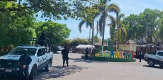 Libera Sedena vialidades en Apatzingán
