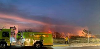 Protección Civil y Bomberos de Morelia, se encuentran sofocando el incendio que se registra al sur de la ciudad