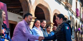 Julio Arreola entrega nuevas patrullas y vehículos para fortalecer la seguridad y los servicios públicos de Pátzcuaro