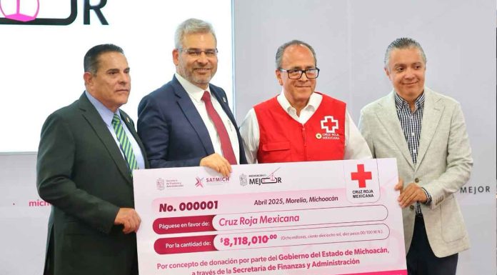 Entrega Bedolla donativo por más de 8 mdp a la Cruz Roja