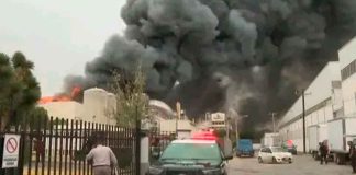 Macro incendio consume planta procesadora de Bachoco en Apodaca, Nuevo León, y agrava preocupaciones por contaminación