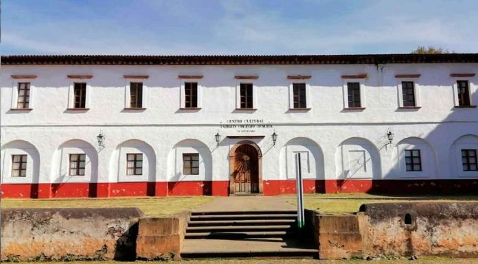 Haz una pausa y disfruta del arte del Antiguo Colegio Jesuita, en Pátzcuaro