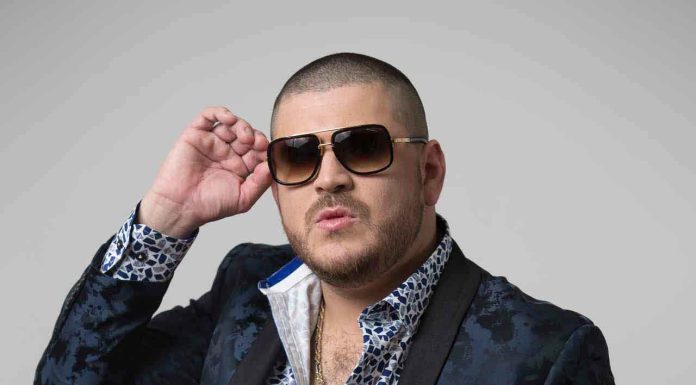 El Komander ameniza lujosa fiesta de XV años de la hija de alcalde morenista en Hidalgo