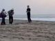 #Video | Turista extranjero agrede a músicos en playa Zicatela; les arrojó arena a los ojos #Oaxaca