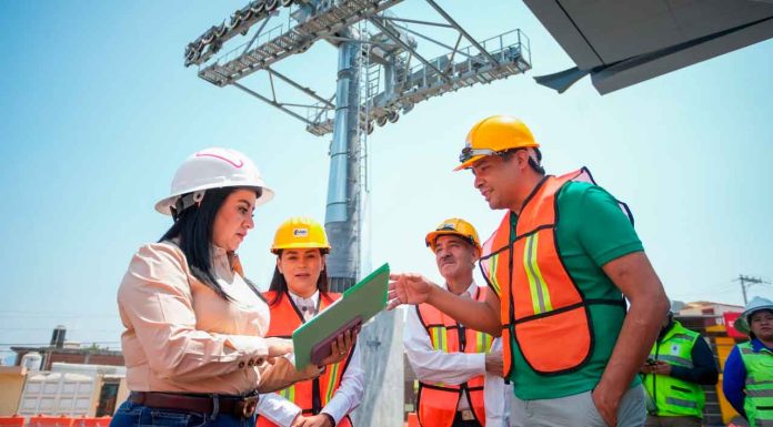 Gladyz Butanda y empresarios supervisan estaciones del teleférico de Uruapan