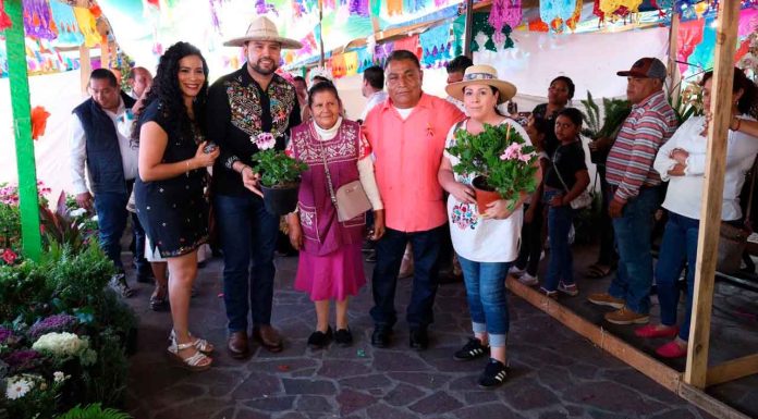Octavio Ocampo reconoce la Feria del Geranio como motor económico y cultural de Tingambato