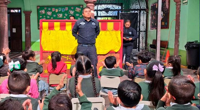 Seguridad Pública Municipal de Zamora utiliza teatro guiñol para proteger a niñas y niños