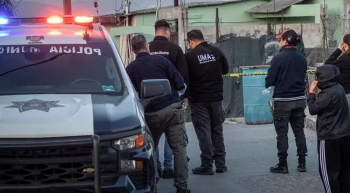 #EnMéxico: Sujetos asesinan a adolescente y al huir, atropellan a una mujer