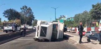 #Video | Vuelca un camión en el libramiento de Morelia, cerca del Estadio Morelos