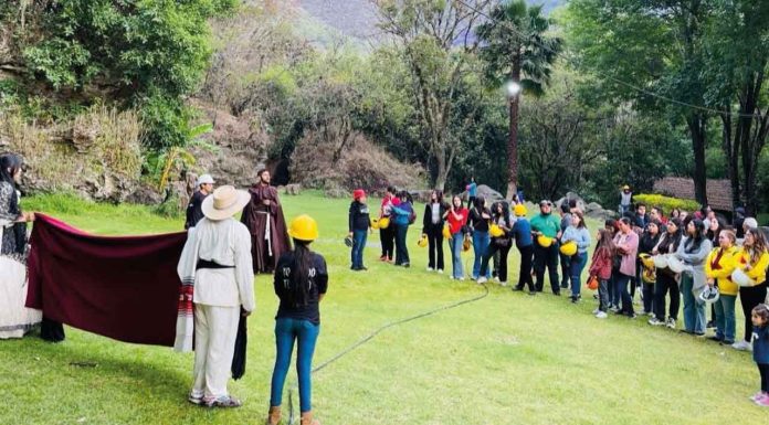 Turistas llegan a las Grutas de Tziranda esta Semana Santa