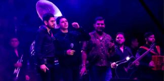 #Video | Virlán García desata polémica por arrojar agua a músico en pleno escenario