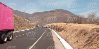 #Video | Por volcadura de pipa con combustible cierran paso en la Autopista Siglo XXI; esto se sabe