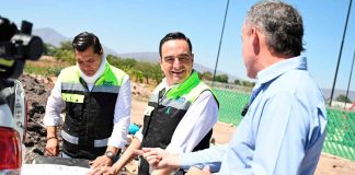 Carlos Soto aprueba obra de drenaje sanitario en el Camino al Olimbo