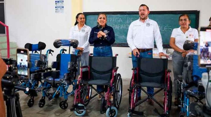 DIF de Jiquilpan entrega de aparatos funcionales a niños y niñas