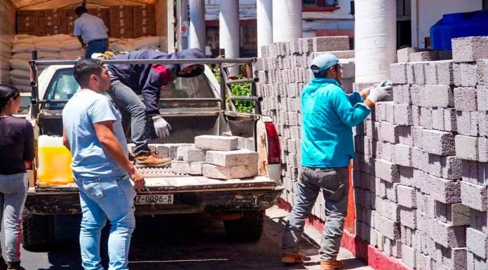 Entrega Yohana Mendoza 300 apoyos gratuitos para el mejoramiento de la vivienda en ario