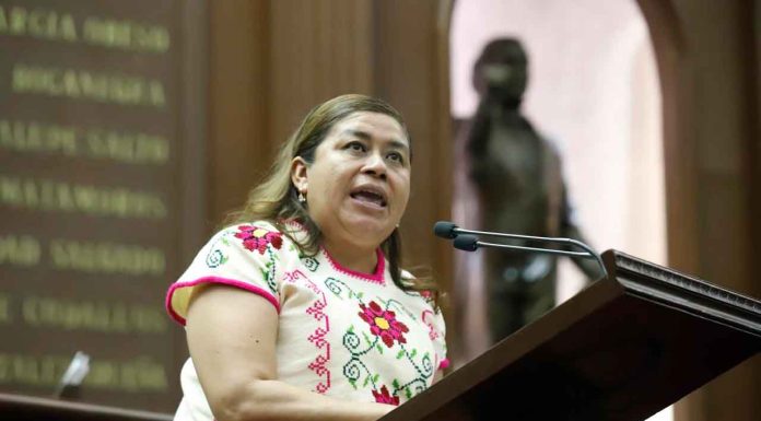 Desde el pleno, Belinda Iturbide exhorta a la FGE para que se atienda a personas víctimas de estafas bancarias telefónicas y digitales